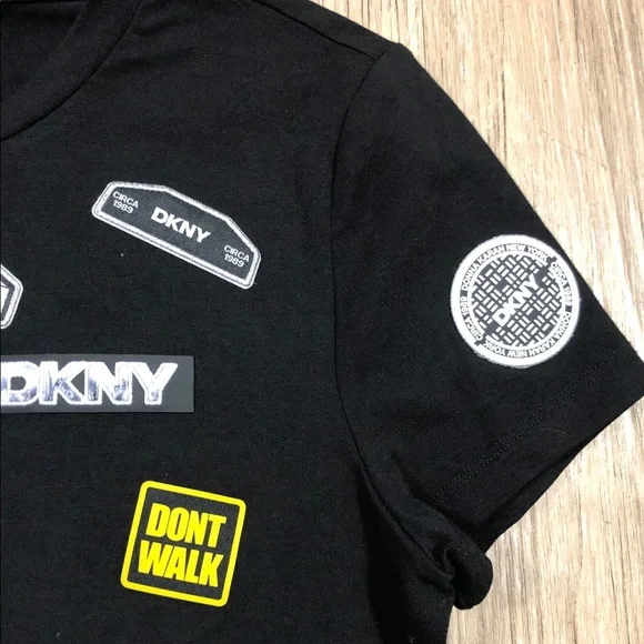 New DKNY Black Short Sleeve Tee with Logo Patch Details size S - Picture 3 of 5